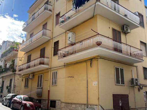 VIA DA BORMIDA -Appartamento primo piano- VENDITA