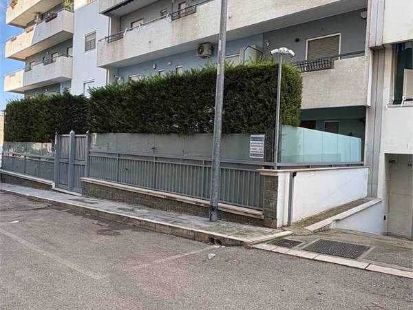 Via Caduti del Lavoro - App. + Box - VENDITA